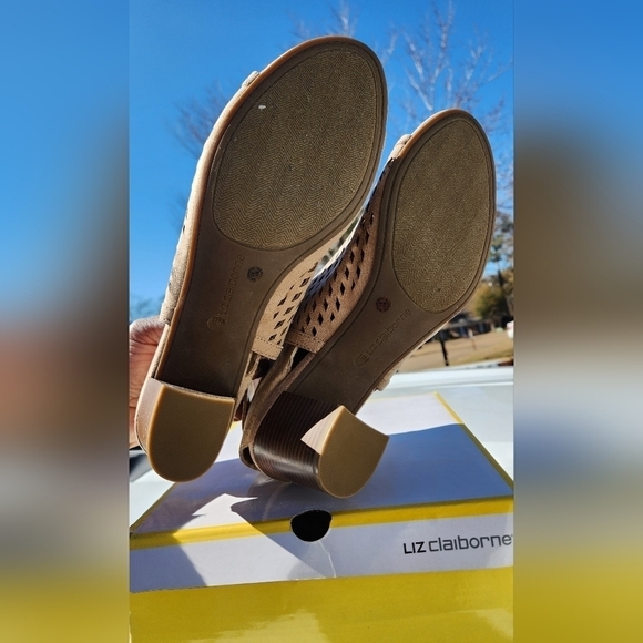 Liz Claiborn Gemma Sandal - Picture 2 of 7